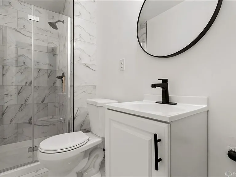 408 E 6th St #5 — Photo 9