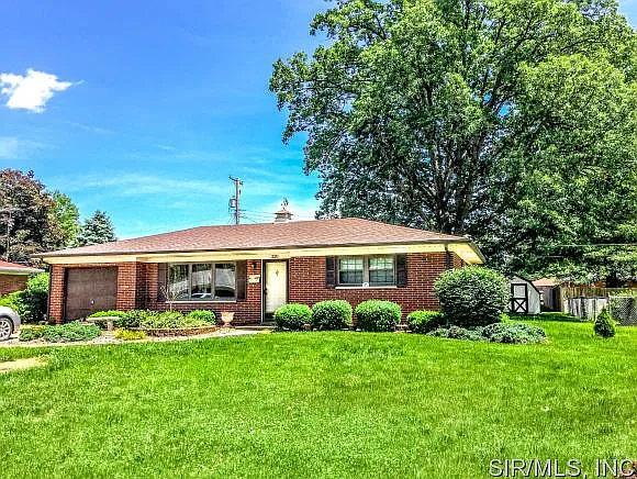 220 Brittany Ln photo 1