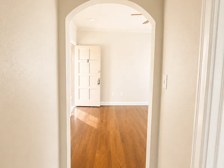 343 W Summit Ave — Photo 9
