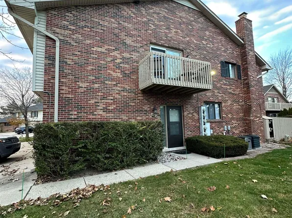 42649 Jeanette Cir, Clinton Township, MI 48038