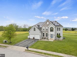 2633 Victorian Dr, Dover, PA