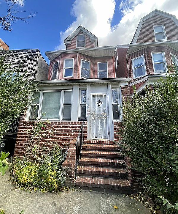 1st image of 719 E 10th St