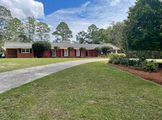 720 Raintree Dr, Douglas, GA 31533