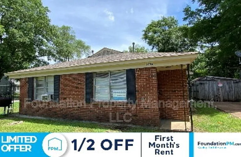 1056 Hudson St — Photo 1