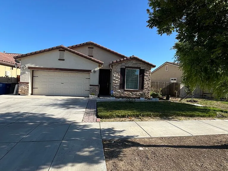 2487 N Mountainside Dr — Photo 3