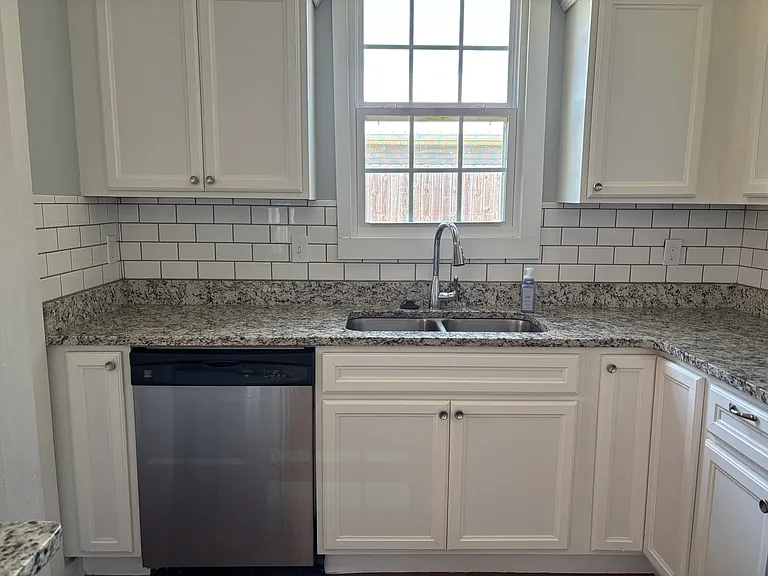 912 Garrison Ave — Photo 11