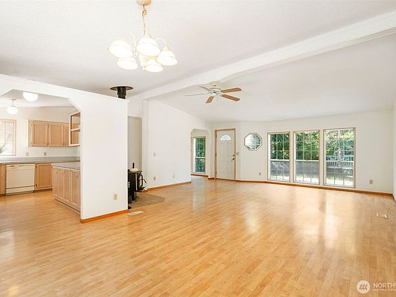 2nd image of 752 Jolie Way