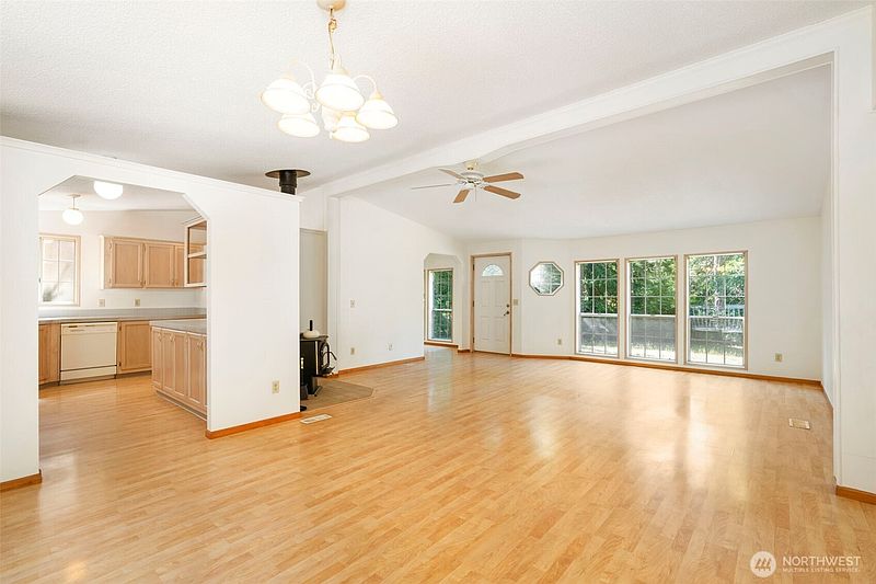 2nd image of 752 Jolie Way