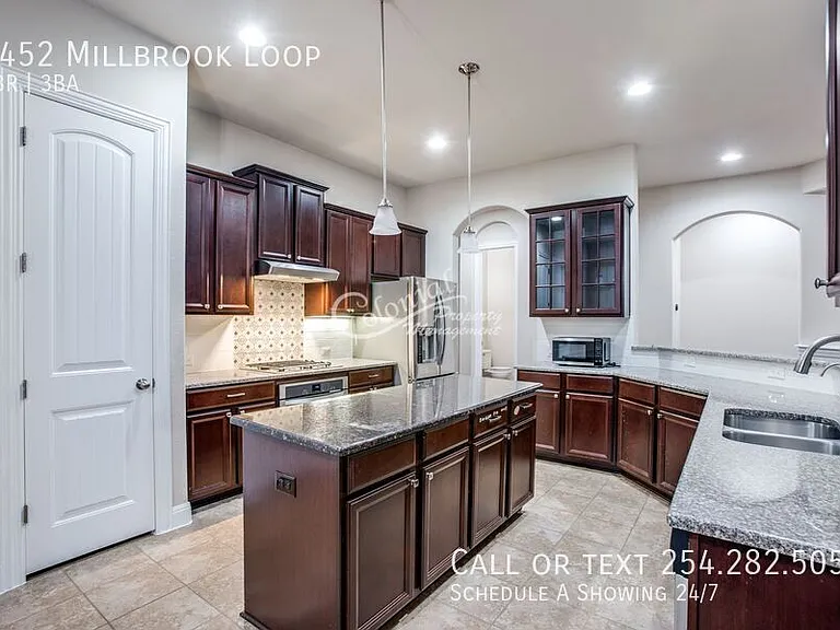 2452 Millbrook Loop — Photo 3