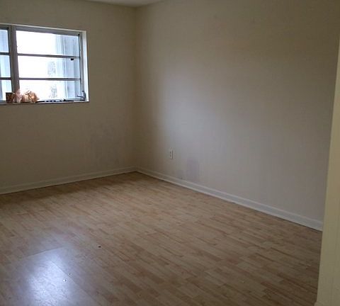 3rd image of 15225 NE 6th Ave APT B206