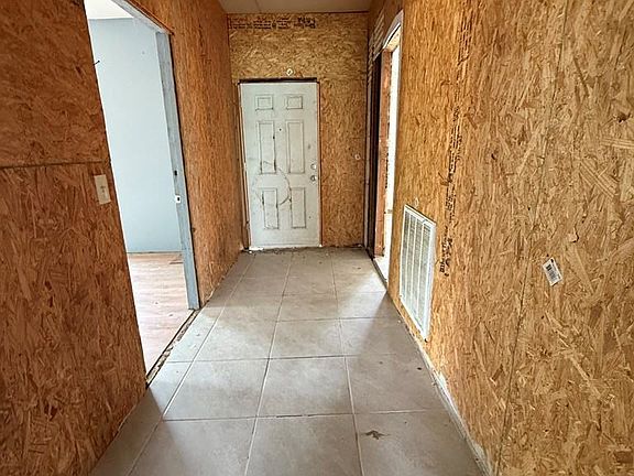 5th image of 2199 Las Cipres Blvd