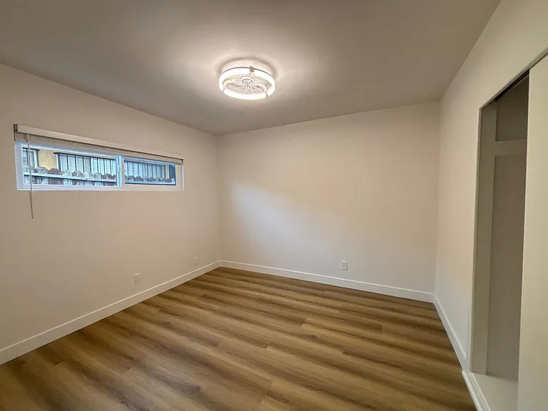 4555 W 173rd St — Photo 10