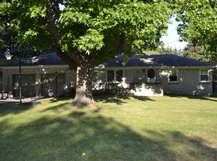 1844 S Prairie Ln, Springfield, MO 65804