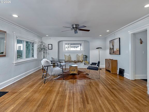 5th image of 6104 N Kerby Ave