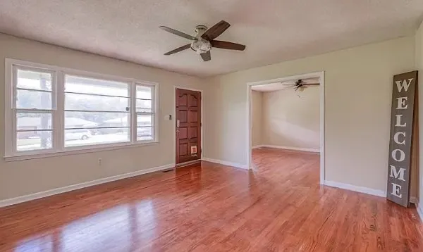 3 bed, 1726 sqft, $1,700 — Photo 2