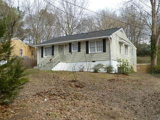 2nd image of 3005 Hilltop Dr