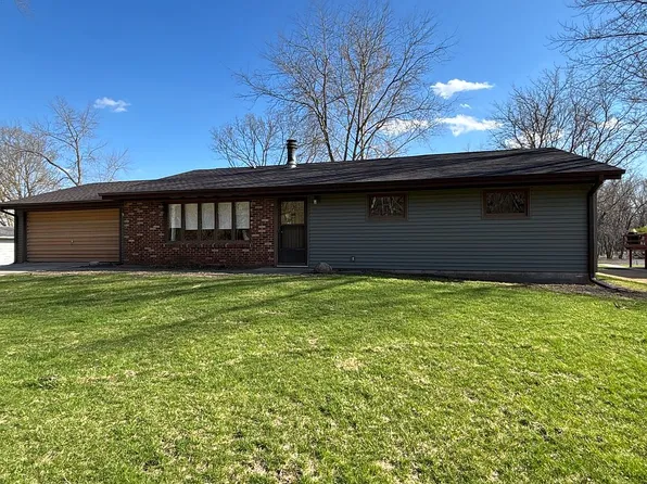 5091 W Murray Dr, Dixon, IL 61021