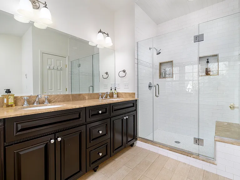 Oversized shower with bench