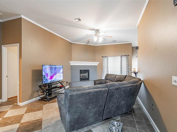 3rd image of 1500 Tara Dr