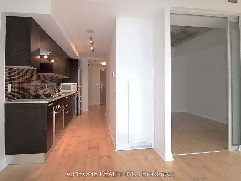 375 King St W #2208 — Photo 8