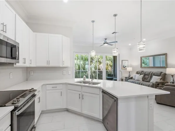 238 Indies DR E #201, NAPLES, FL 34114
