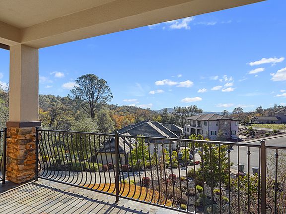 2nd image of 940 Wolf Ct