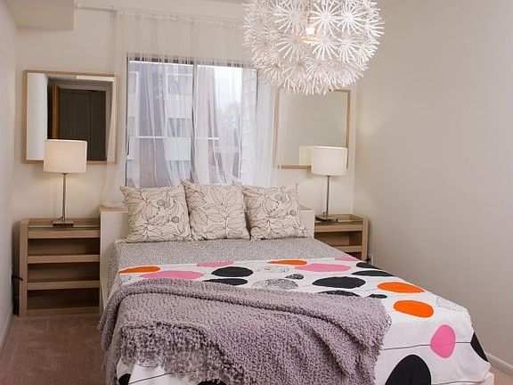 10' x 13' Bedroom