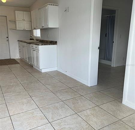5th image of 3413 Normandy Dr