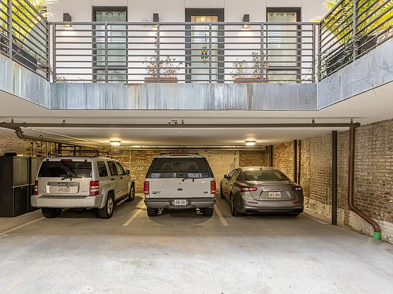 618 N Rampart St #201 — Photo 30