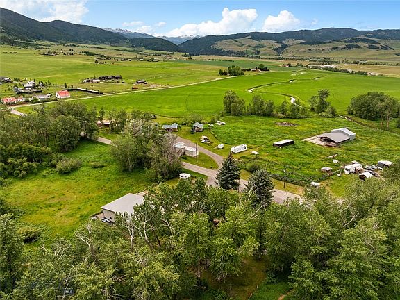 5th image of 16949 Wilson Creek Rd