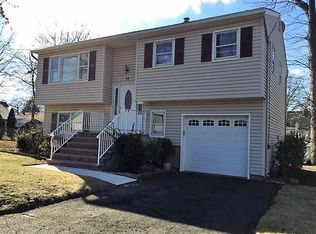 29 Dodd St, Colonia, NJ 07067
