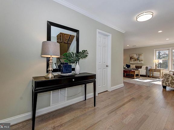 4th image of 7801 Coddle Harbor Ln