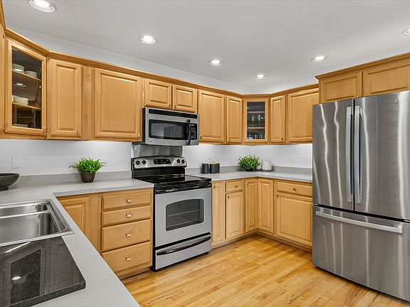 24th image of 340 Parsons Shrs