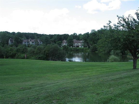 4th image of 75 Fox Run #75