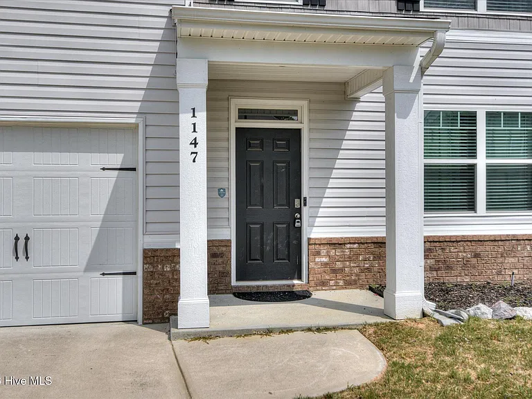 1147 Sims Dr — Photo 5
