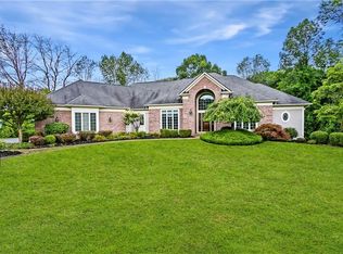 22 Mill Neck Ln, Pittsford, NY 14534