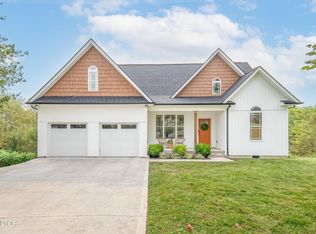 6600 Grace Nicely Ln, Corryton, TN 37721