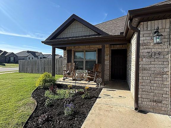 2nd image of 705 Tiger Eye Ave
