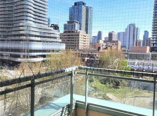 889 Bay St #601, Toronto, ON M5S3K5