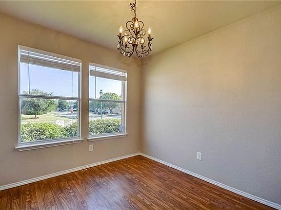 4th image of 1624 Forest Oaks Way