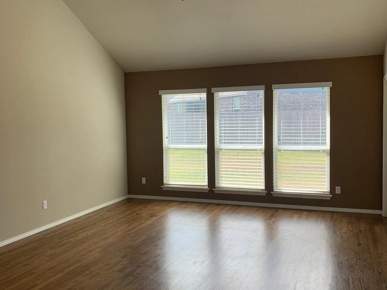 3 bed, 1511 sqft, $1,900 — Photo 4