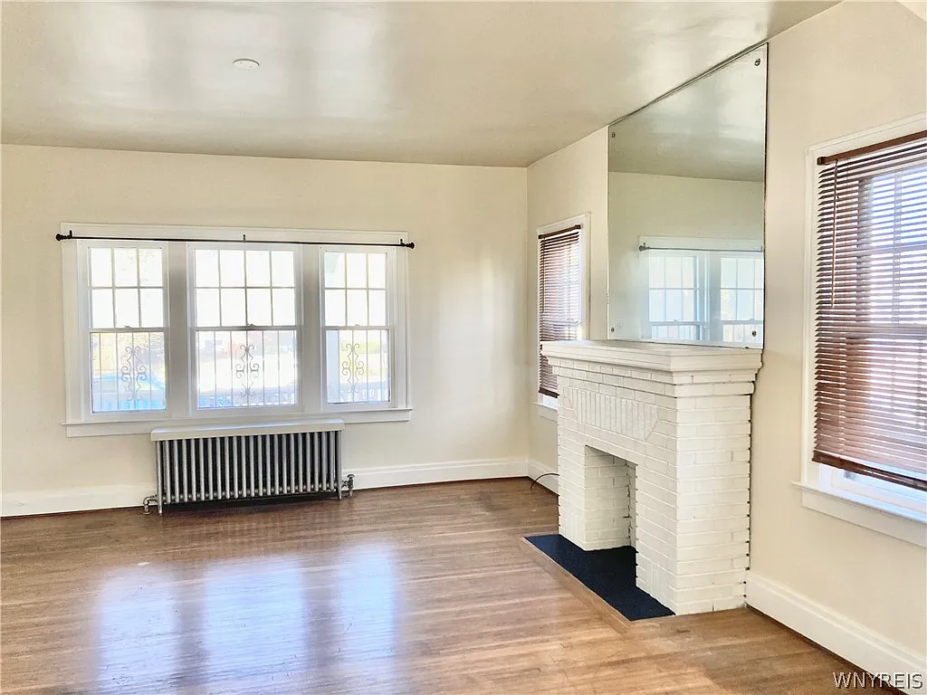 2 bed, 1.0 bath, 1176 sqft, $1,600 — Photo 4
