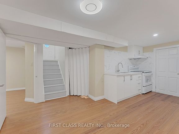 3rd image of 4061 Dufferin St #Basement
