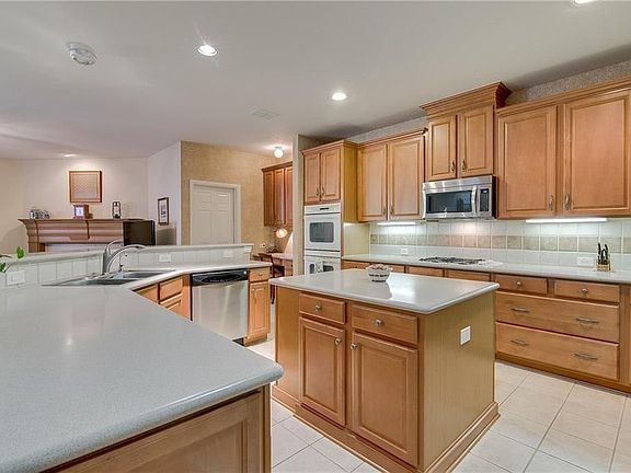 5th image of 4425 Red Barn Dr