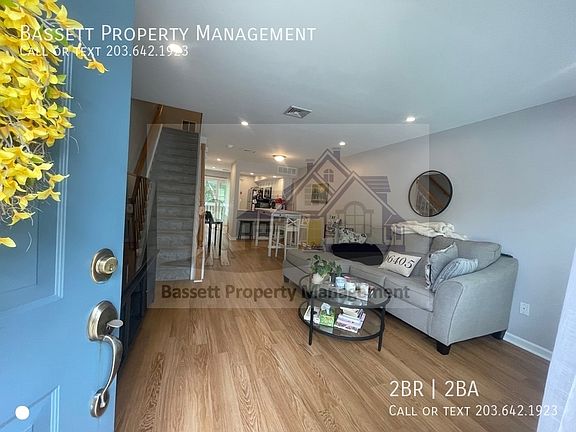 5th image of 40 Manorwood Dr #1