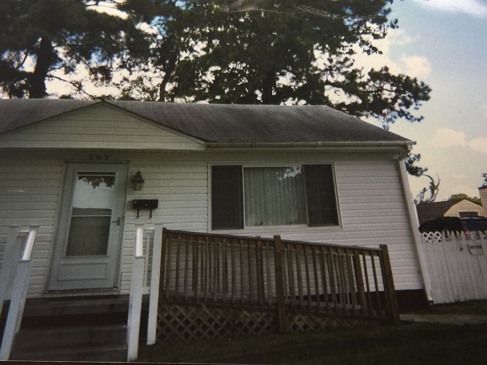 1st image of 703 Stratford St