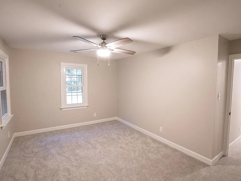 303 Fairfield Ln — Photo 12