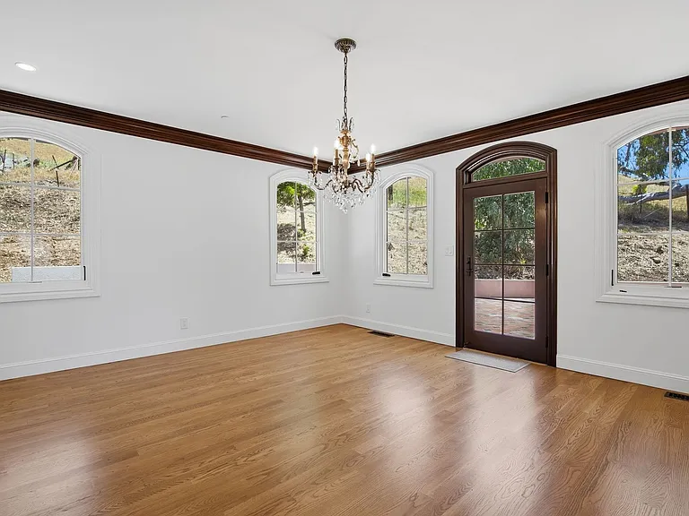 16010 Carey Ln — Photo 11