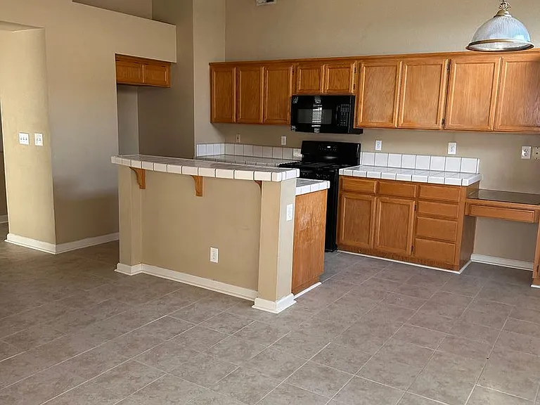 1163 E Springer Dr — Photo 7