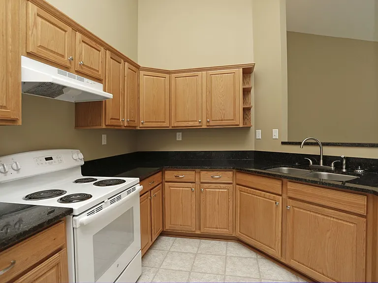 131 Wexford Dr #300 — Photo 8